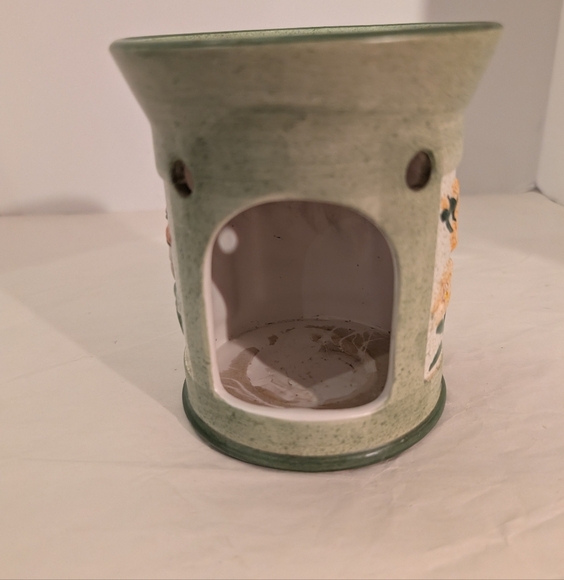 Yankee Candle Garden Flower Botanical Ceramic Tart Wax Melt Warmer - Picture 2 of 9